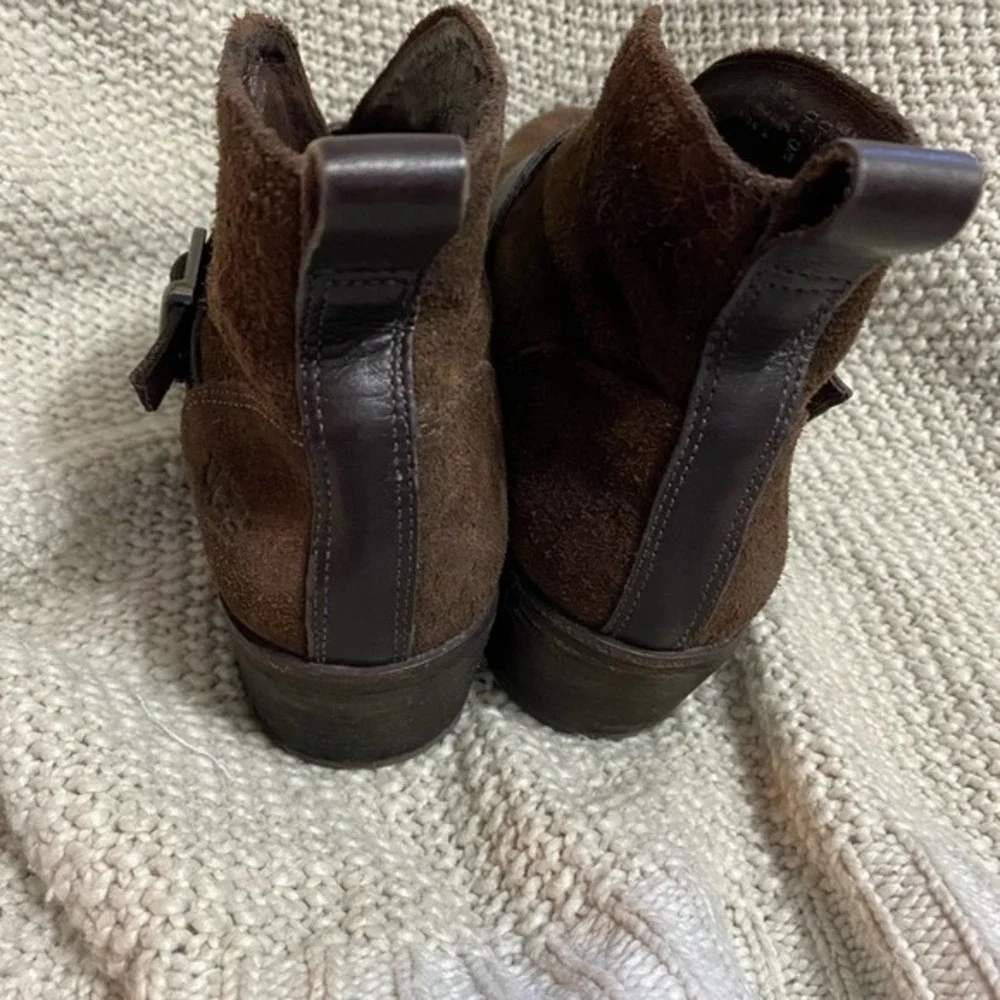 UGG gorgeous barely